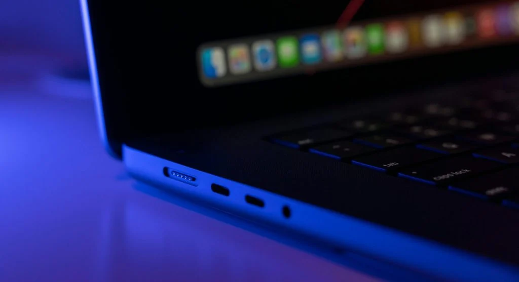 Wi-Fi router with devices avoiding interference